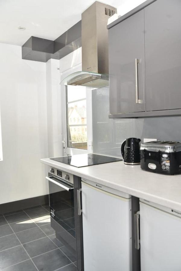 Bright And Spacious 2 Bedroom Apartment Sutton  Dış mekan fotoğraf
