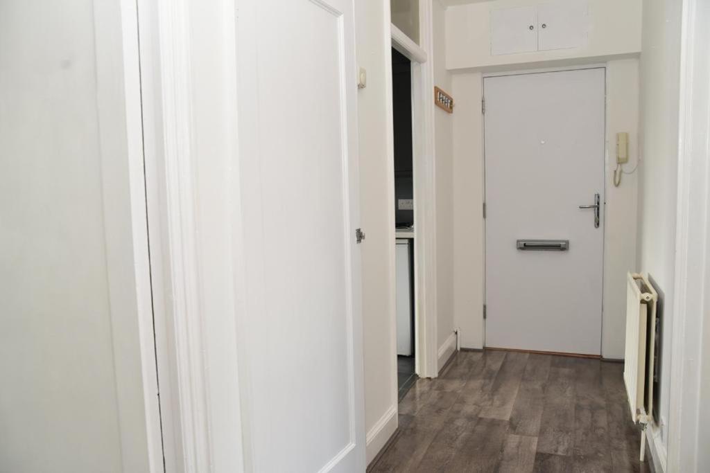 Bright And Spacious 2 Bedroom Apartment Sutton  Dış mekan fotoğraf