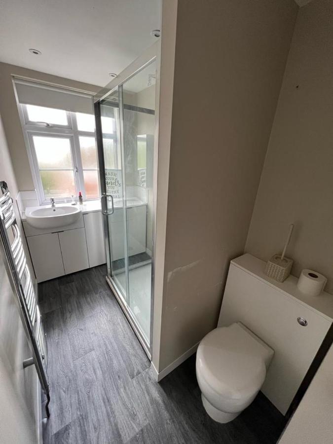 Bright And Spacious 2 Bedroom Apartment Sutton  Dış mekan fotoğraf
