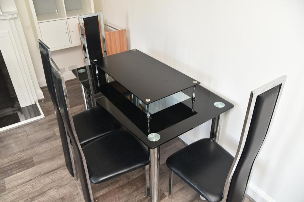 Bright And Spacious 2 Bedroom Apartment Sutton  Dış mekan fotoğraf